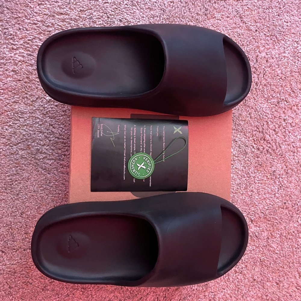 Yeezy Slides Black